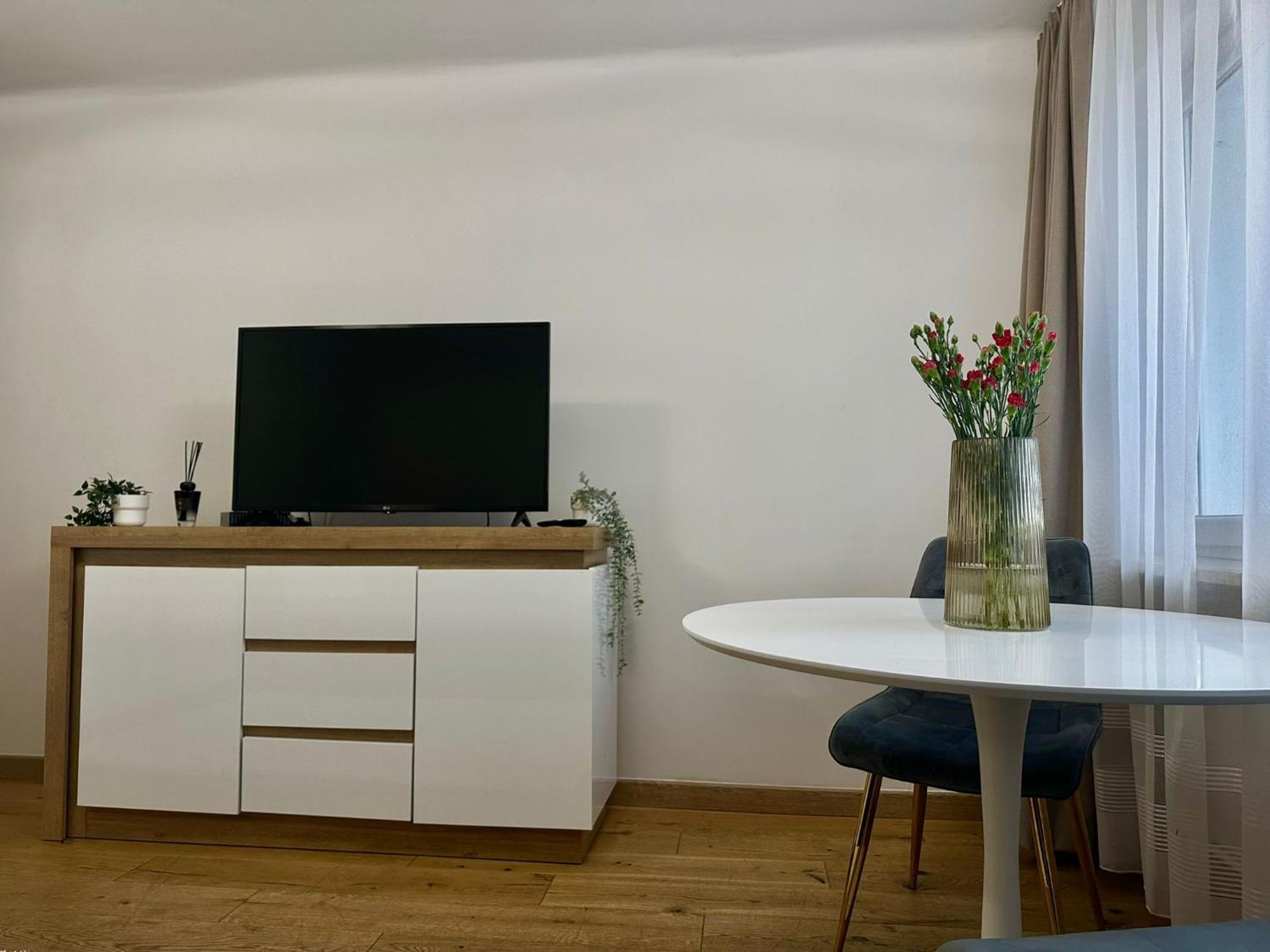 Chmielna 106 - Free Parking - Duzy Balkon Apartment Warsaw Exterior photo